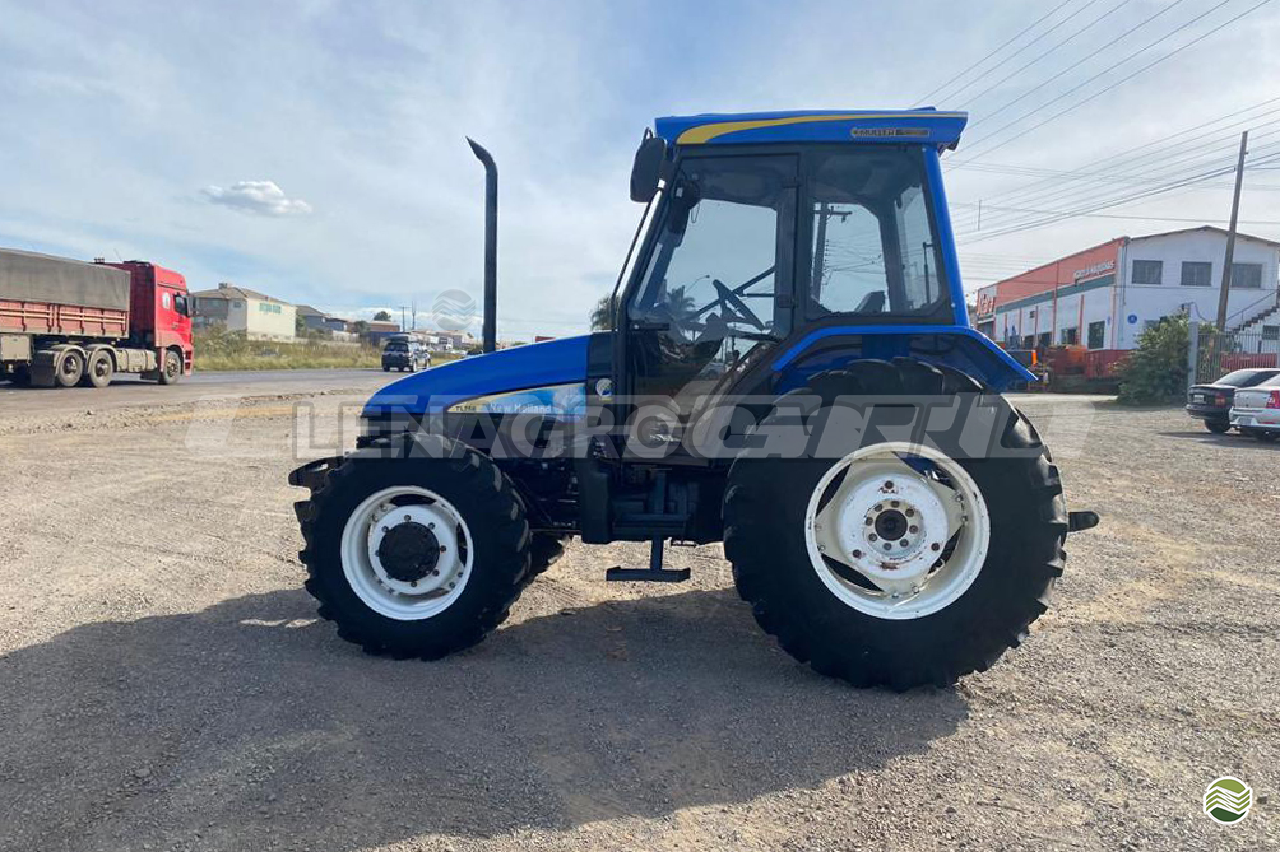 TRATOR NEW HOLLAND NEW TL 75 Tração 4x4 Lenagro - Case CAMPOS NOVOS SANTA CATARINA SC